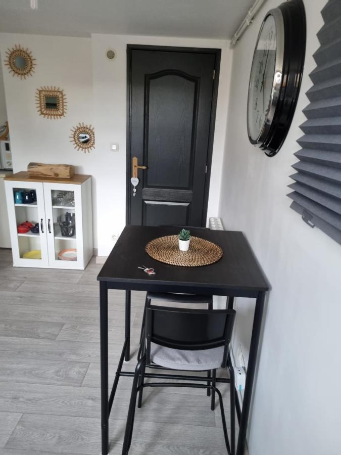 Petit Maison Villageoise Moulineaux Extérieur photo